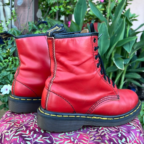 🏴󠁧󠁢󠁥󠁮󠁧󠁿 Dr. Martens MIE Vintage Smooth Red Leather 90’s Y2K Boots - Picture 6 of 17
